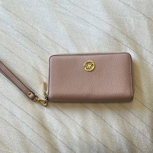 Michael kors wallet